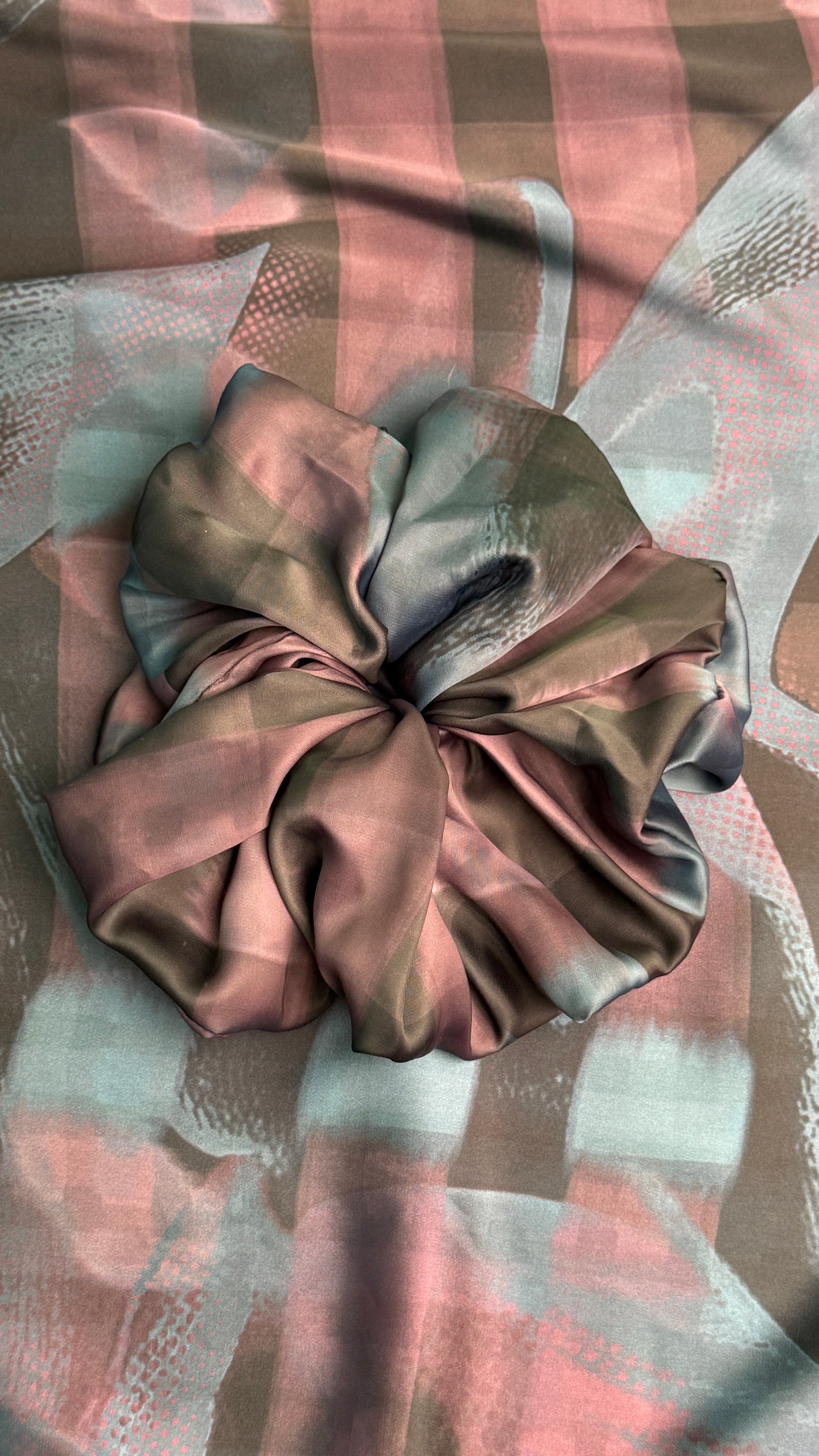 The Scrunchie in Checkered Orchid