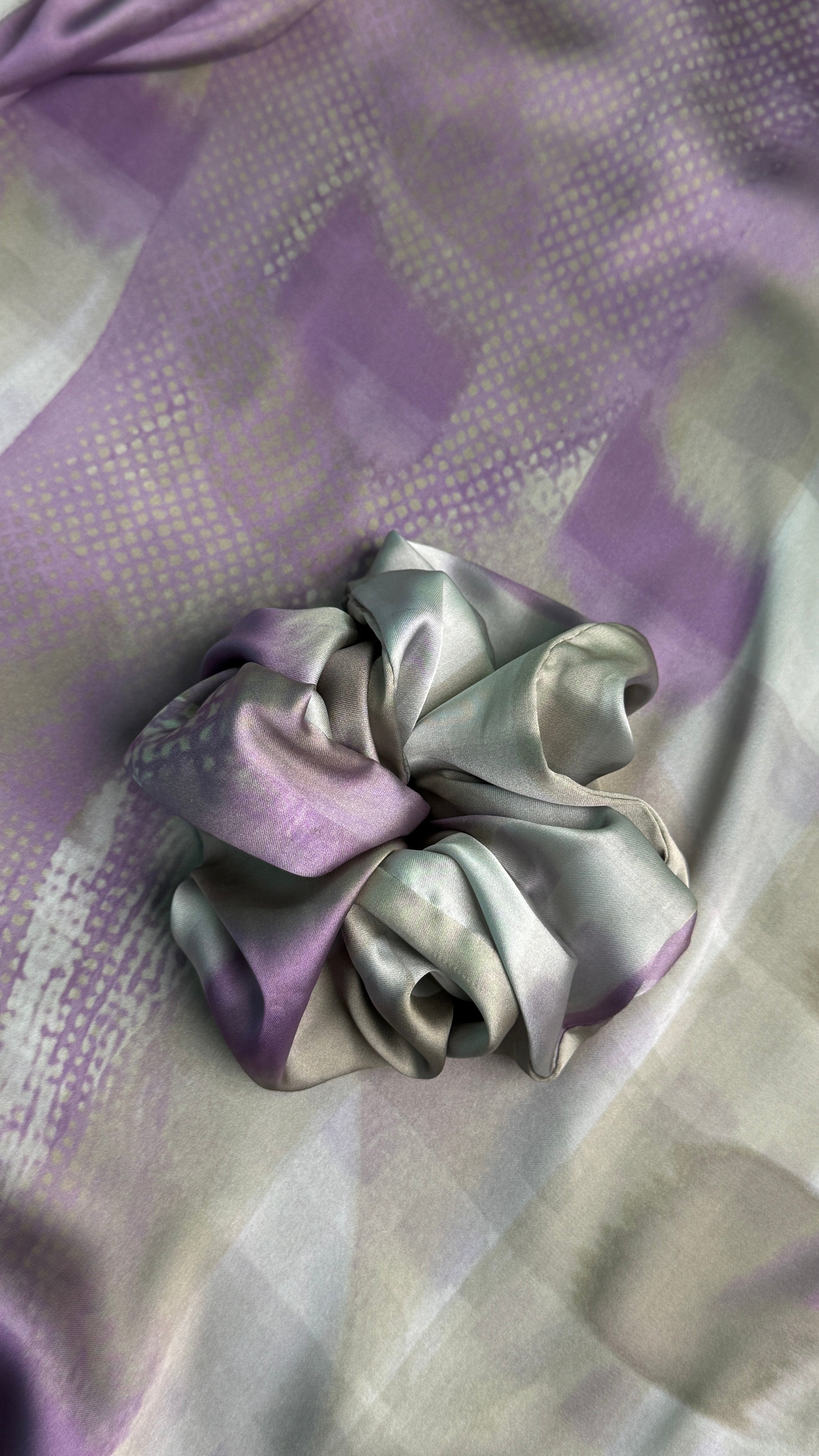 The Scrunchie in Checkered Orchid