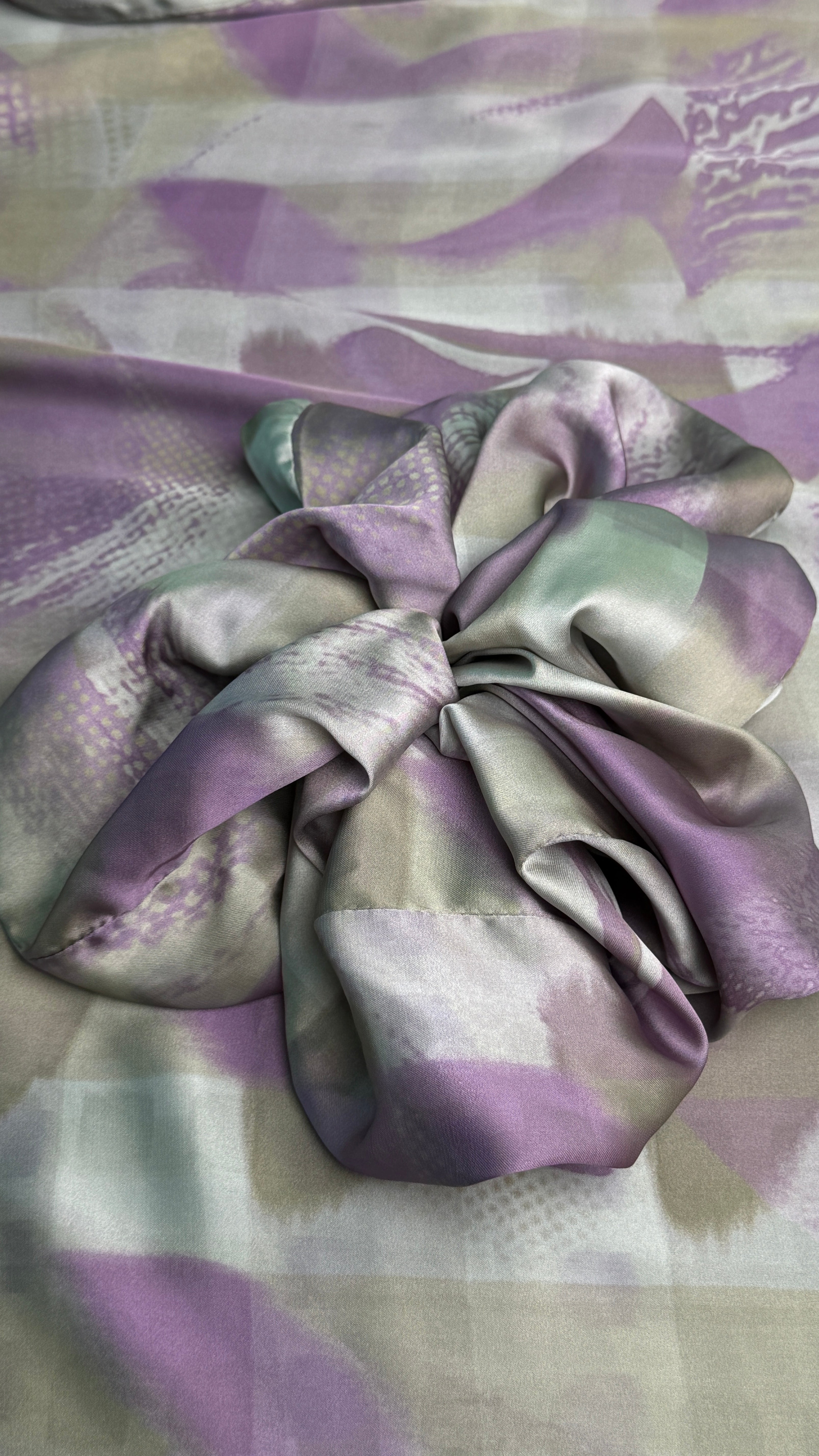 The Scrunchie in Checkered Orchid