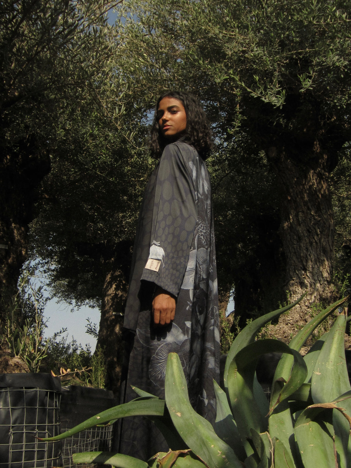 The Reversible Abaya in Polka Dots