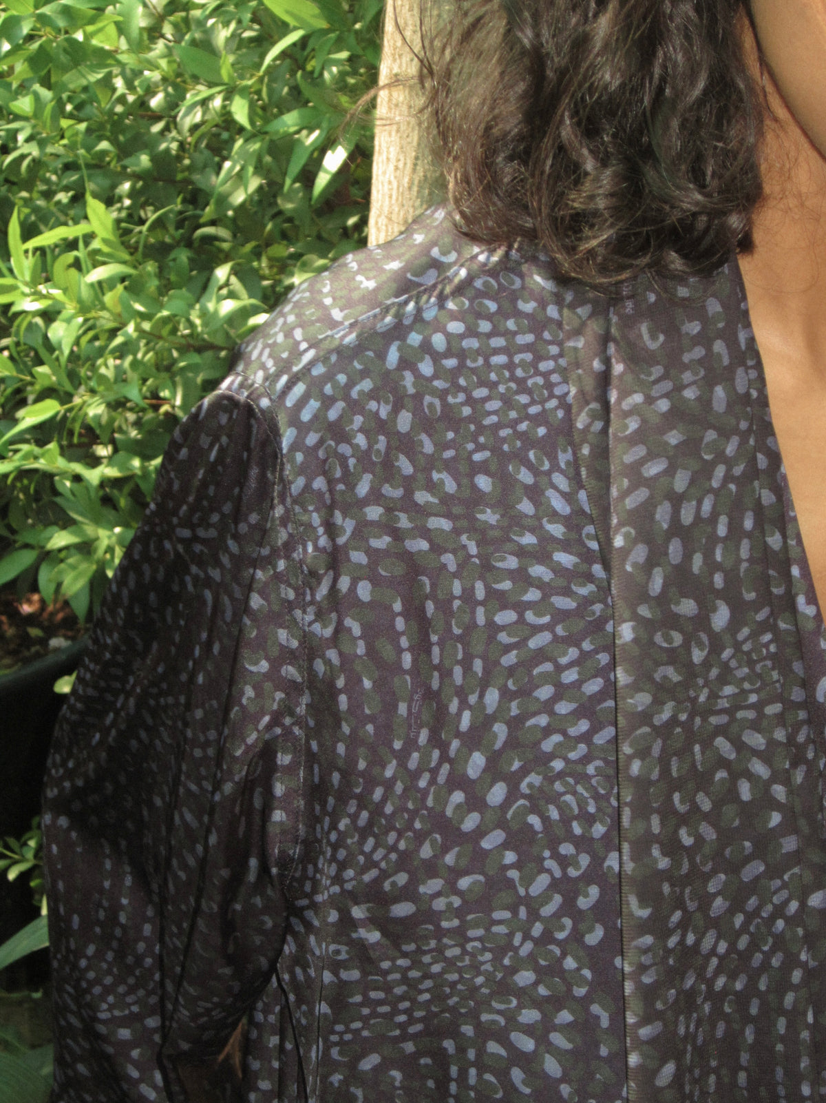 The Abaya in Iconic Dots