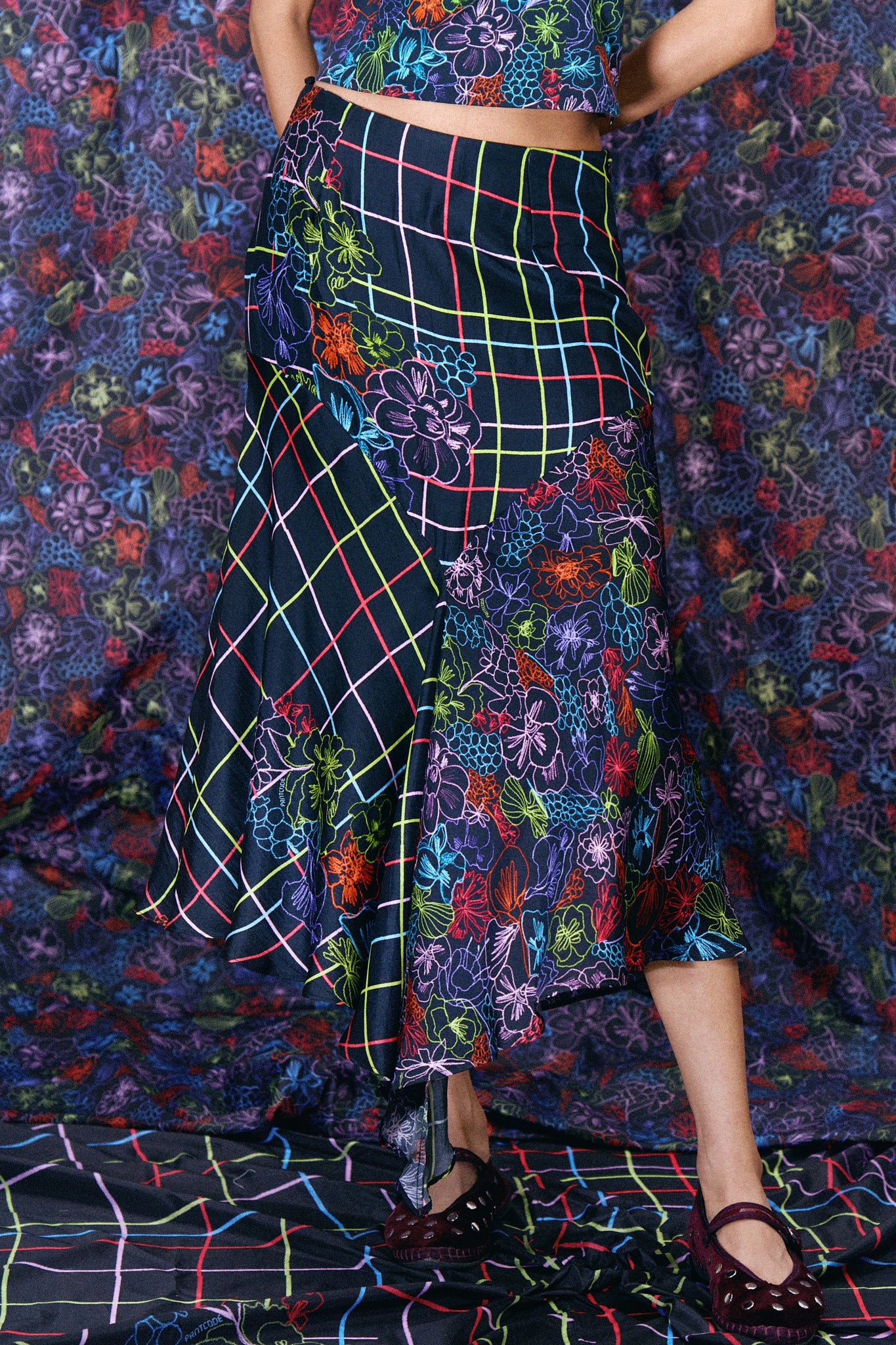 The Midi Skirt in Blooming Field